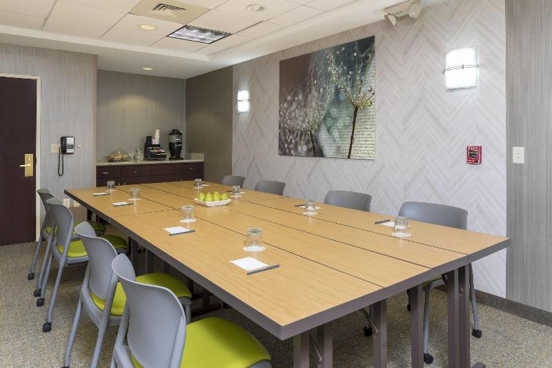 هتل Springhill Suites Grand Rapids North