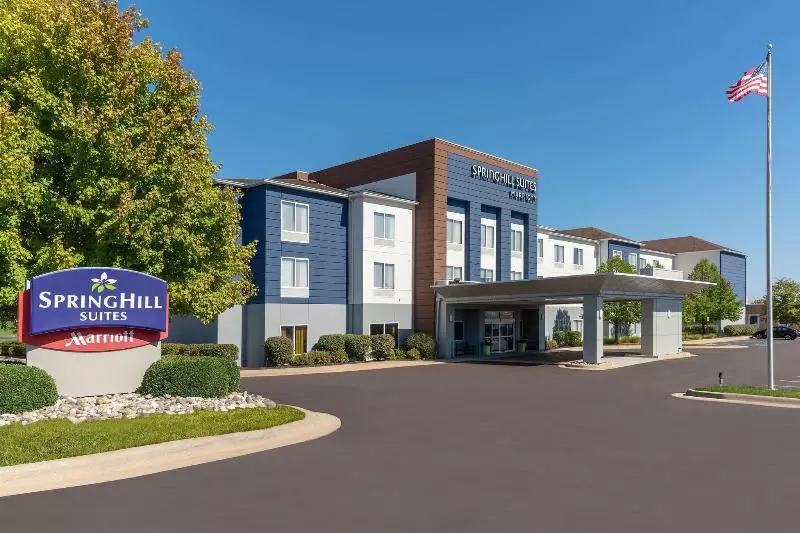 Отель Springhill Suites Grand Rapids North