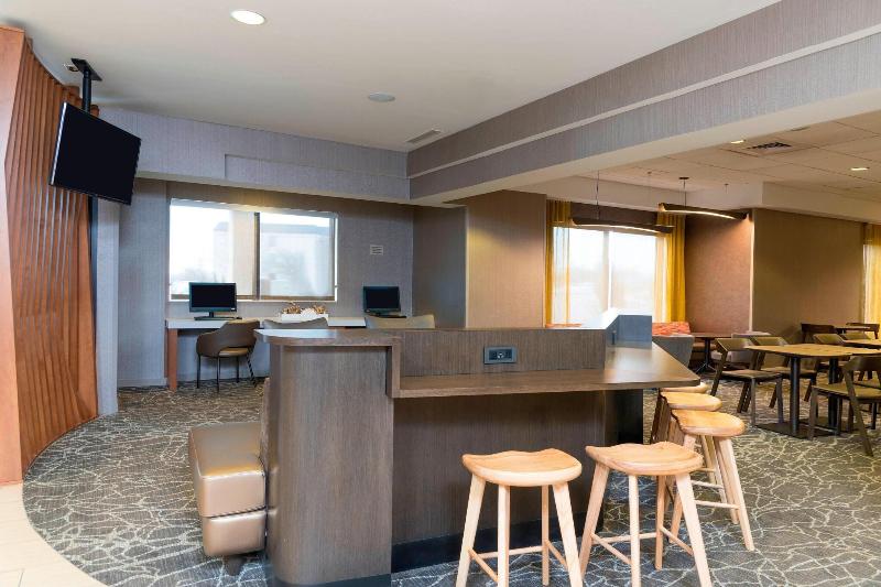 هتل Springhill Suites Grand Rapids North