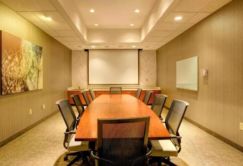 호텔 Springhill Suites By Marriott Lawrence Downtown