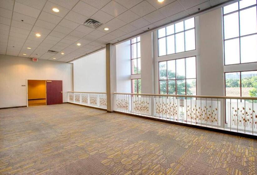 Otel Springhill Suites By Marriott Lawrence Downtown