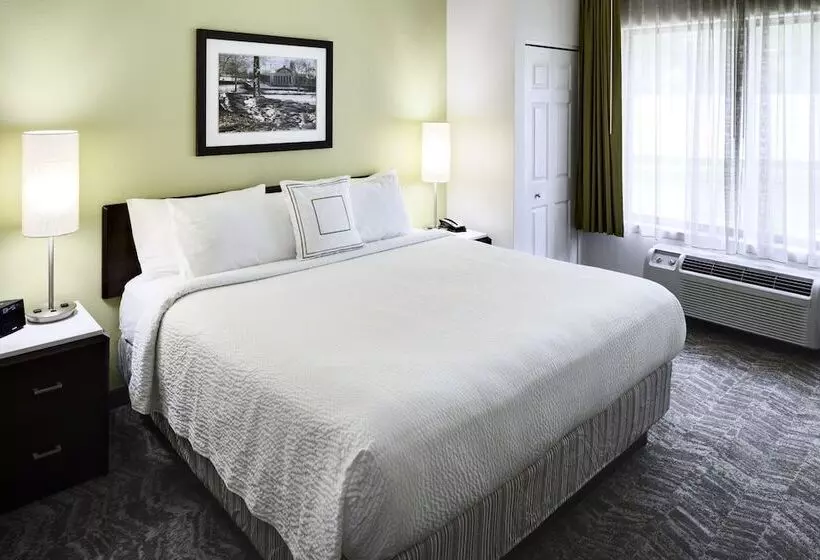 בית מלון כפרי Springhill Suites Milford