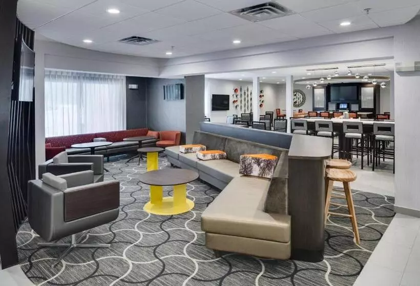 בית מלון כפרי Springhill Suites Milford