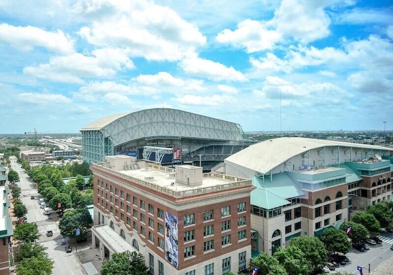 فندق The Westin Houston Downtown