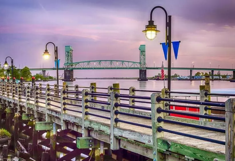 Hotel Water Street Condos