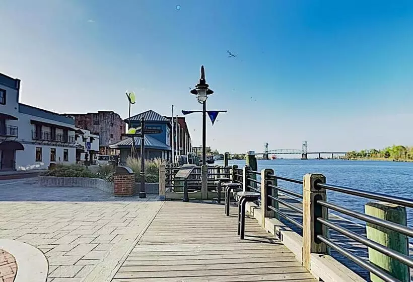 Hotel Water Street Condos