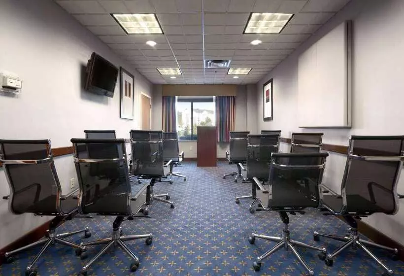 فندق Wingate By Wyndham Augusta Fort Eisenhower