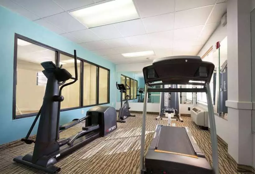 فندق Wingate By Wyndham Augusta Fort Eisenhower