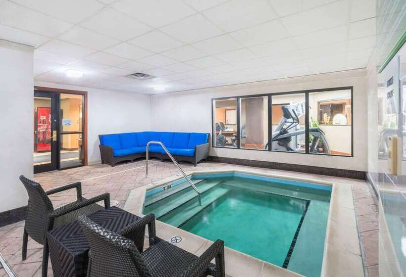 Отель Wingate By Wyndham