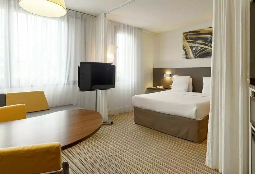 B&B HOTEL Rueil Malmaison