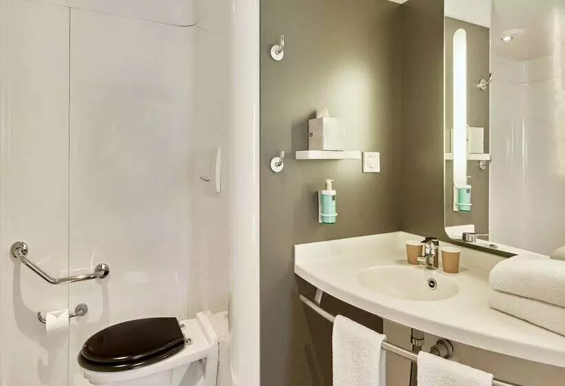 B&B HOTEL Rueil Malmaison