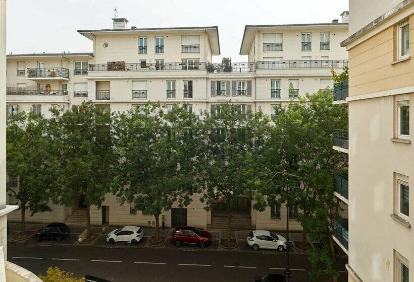 B&B HOTEL Rueil Malmaison