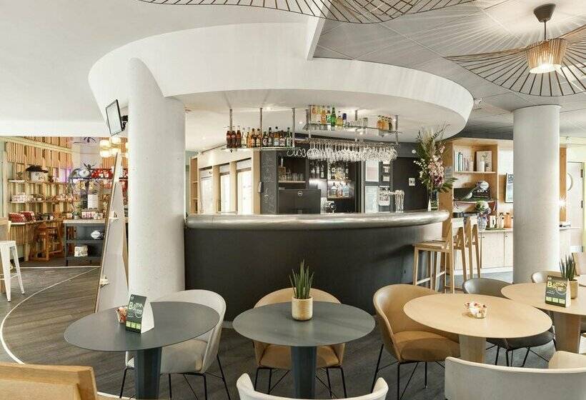 B&B HOTEL Rueil Malmaison