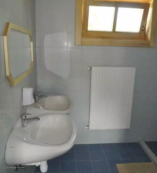 ユースホステル Bak Vendéglő Faházak