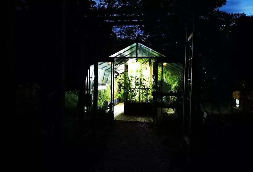 ベッドアンドブレックファースト La Maison Des Oiseaux. Roulotte