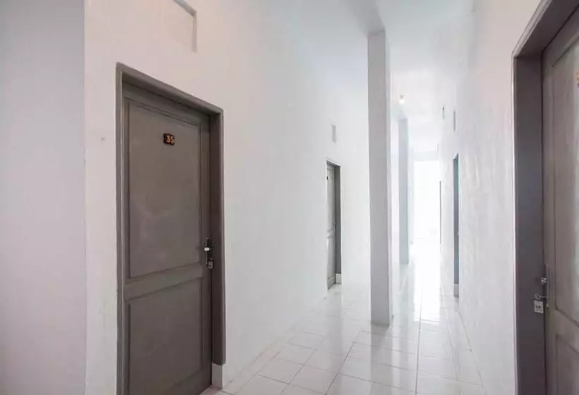 Hotelli Oyo 2538  Anugerah