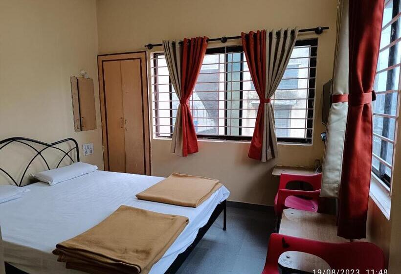 فندق Shanthi Comforts