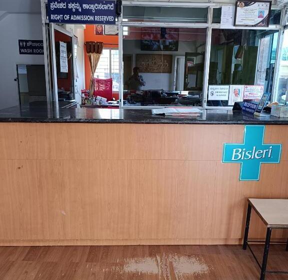 فندق Shanthi Comforts