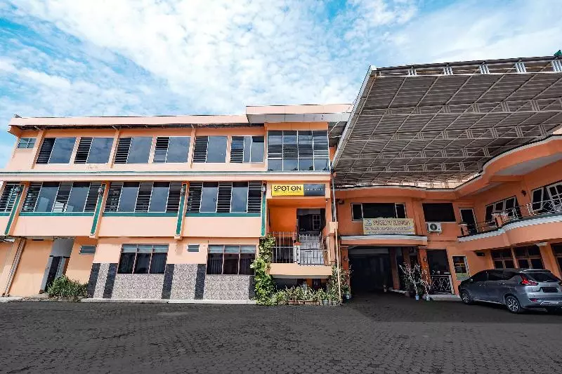 Hotel Spot On Sartika Inn Pati