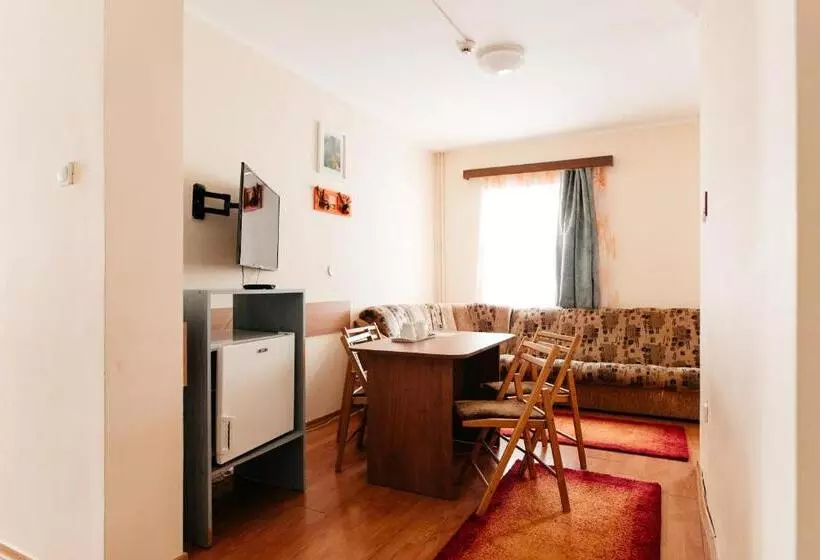 Aamiaismajoitus (B&B) Pension Rose Trandafirul