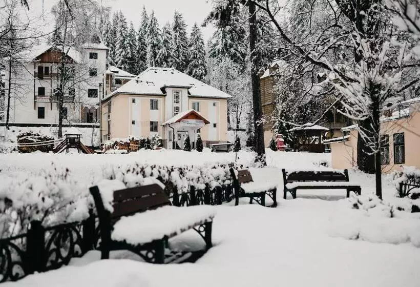 Aamiaismajoitus (B&B) Pension Rose Trandafirul