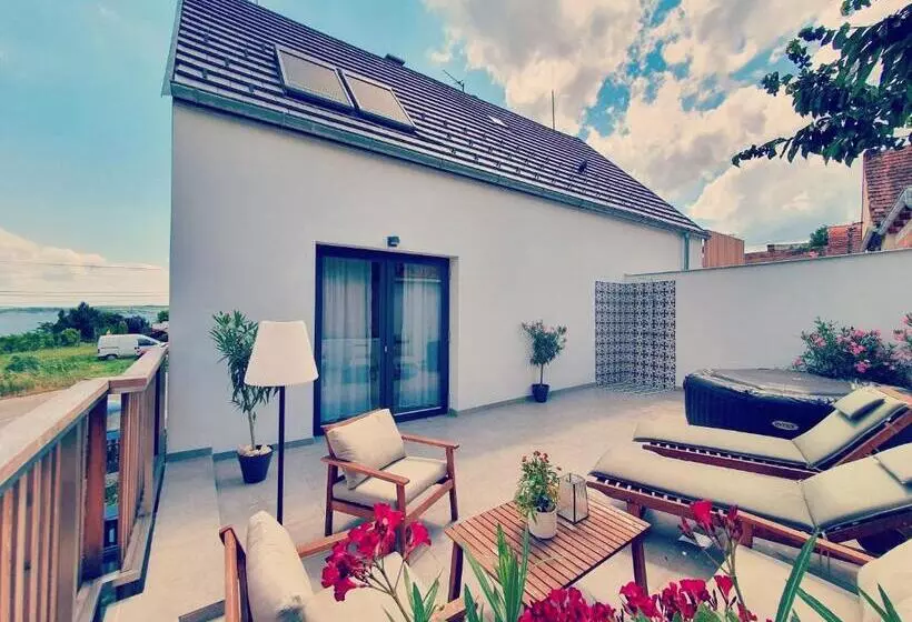 Aamiaismajoitus (B&B) Sousedi Pavlov