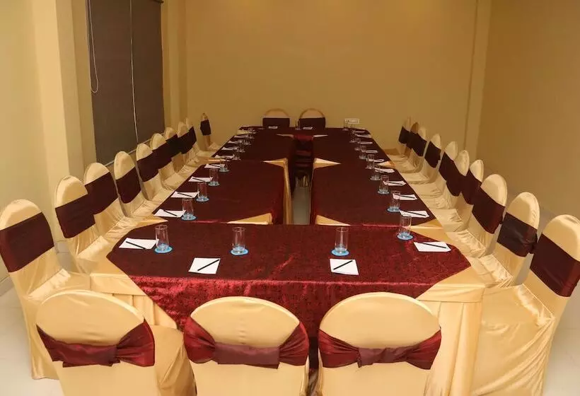 Hotelli Genx Mirzapur