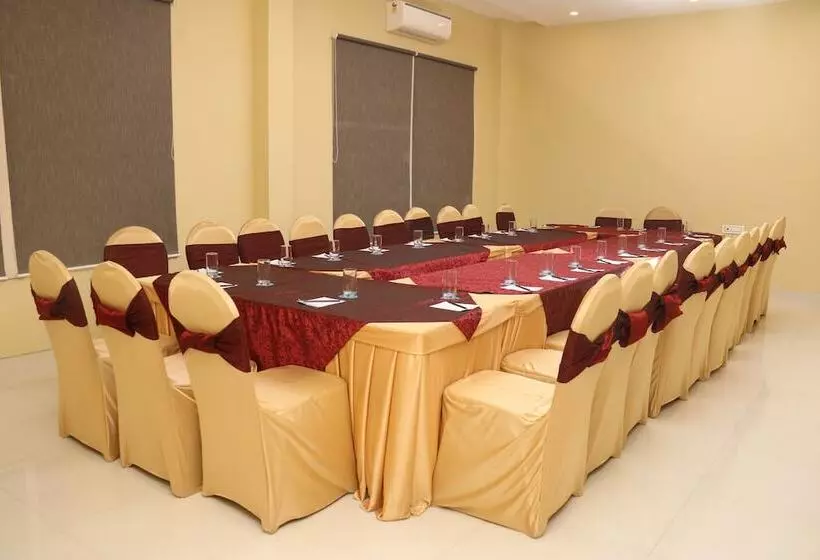 Hotelli Genx Mirzapur