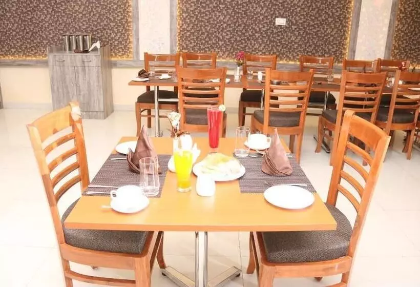 Hotelli Genx Mirzapur