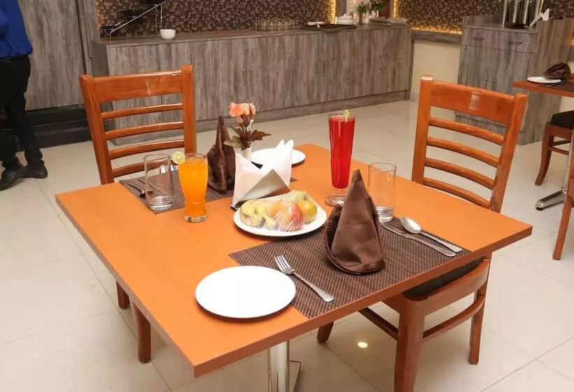 Hotelli Genx Mirzapur