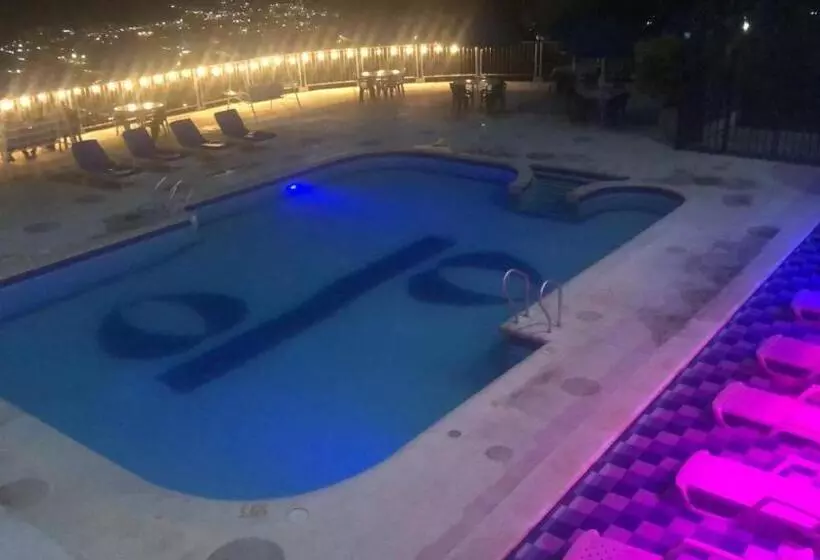 Hotelli Giron Campestre