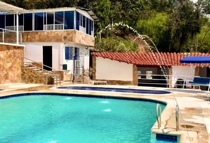 Hotelli Giron Campestre