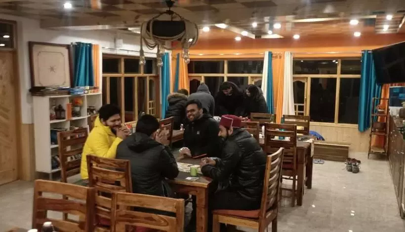 Hotelli The Alpinist Cafe And Retreat