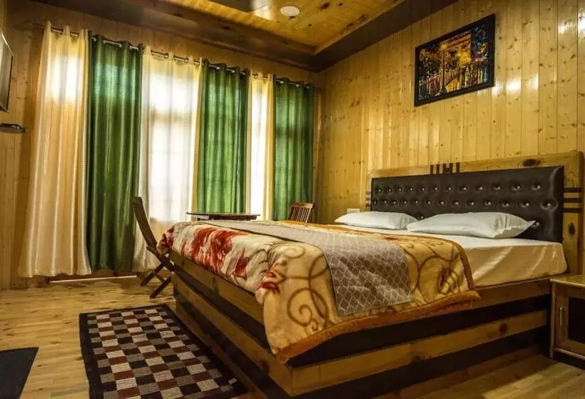 Hotelli The Alpinist Cafe And Retreat