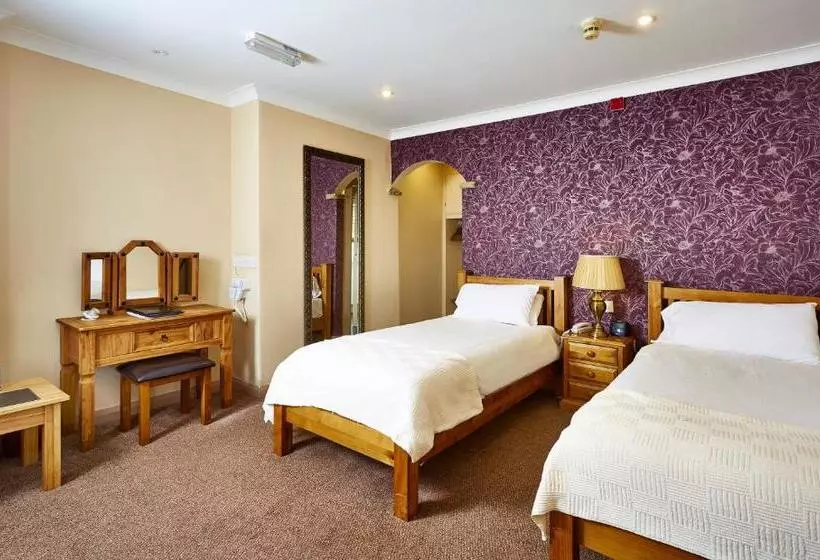 Hotelli The Feathers