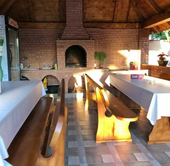 Pensiune Casa Larisa