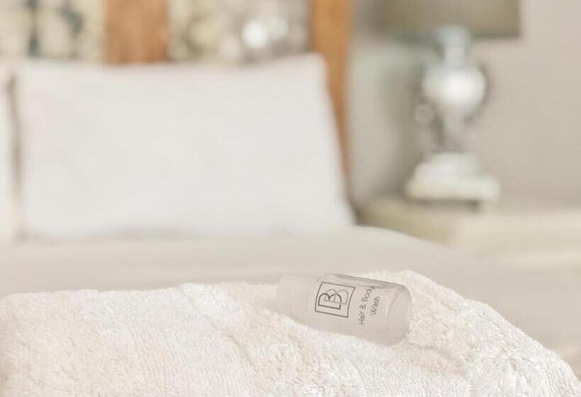 ペンション Louvre Guesthouse