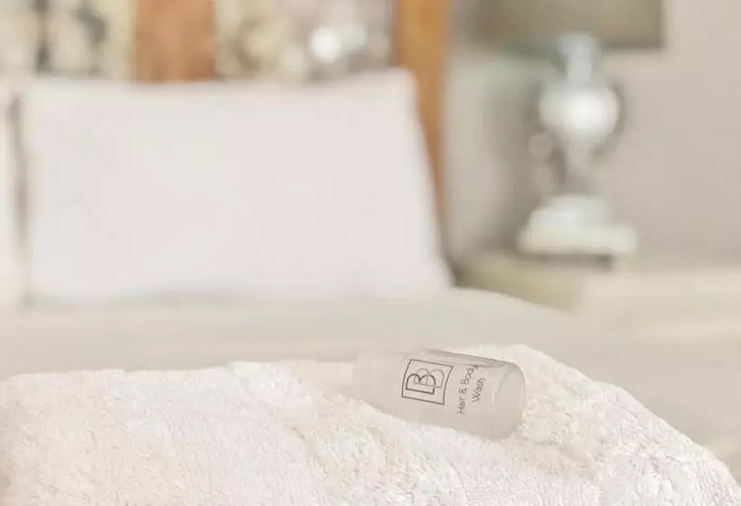 Majatalo Louvre Guesthouse