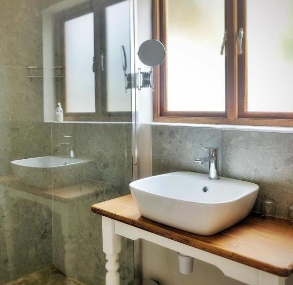 ペンション Louvre Guesthouse