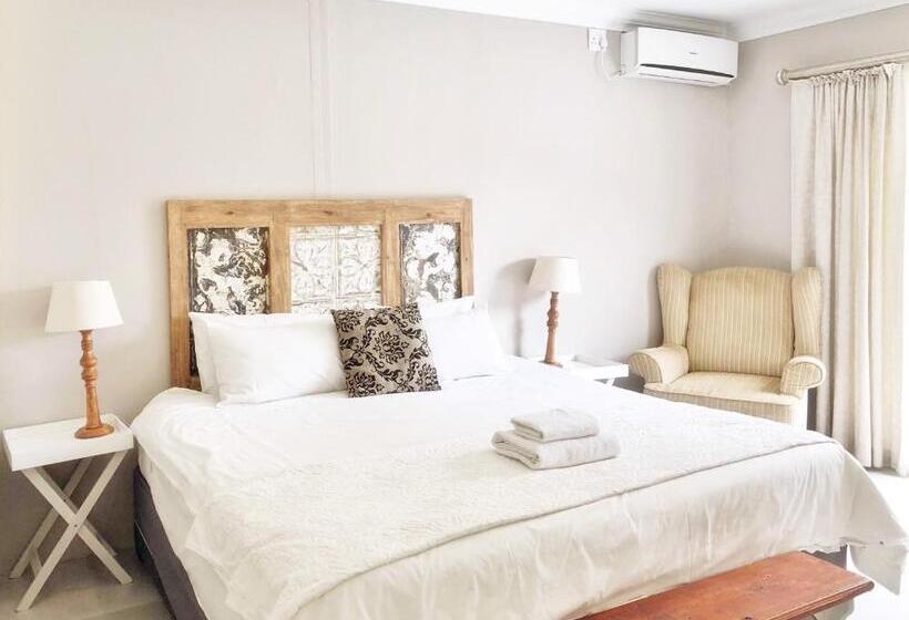 ペンション Louvre Guesthouse