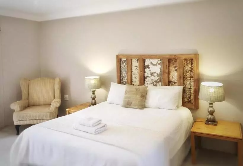 Majatalo Louvre Guesthouse