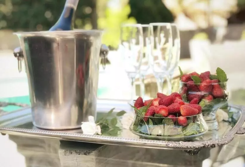 Majatalo Louvre Guesthouse