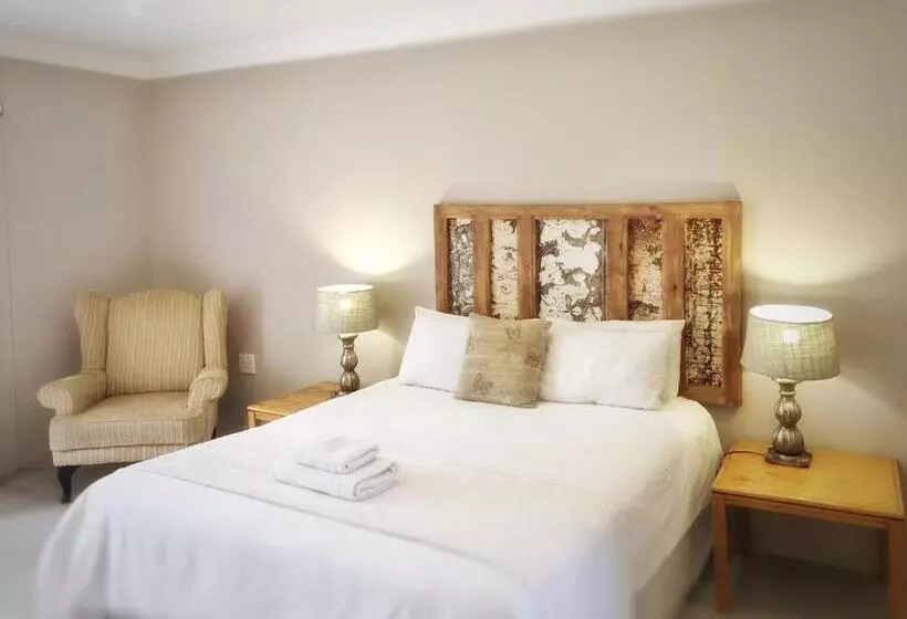 Majatalo Louvre Guesthouse