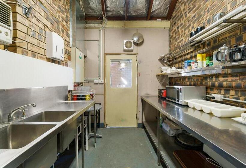 호스텔 Esk Wivenhoe Motor Inn