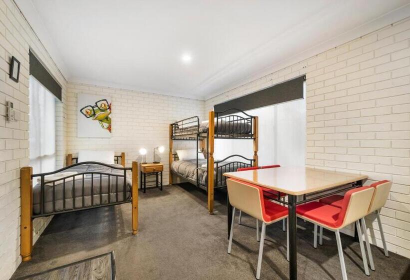 호스텔 Esk Wivenhoe Motor Inn