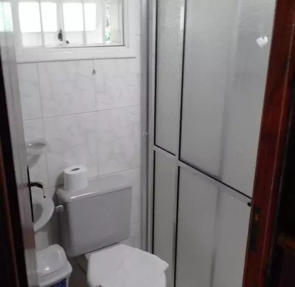 ユースホステル Pousada Casa Amarela