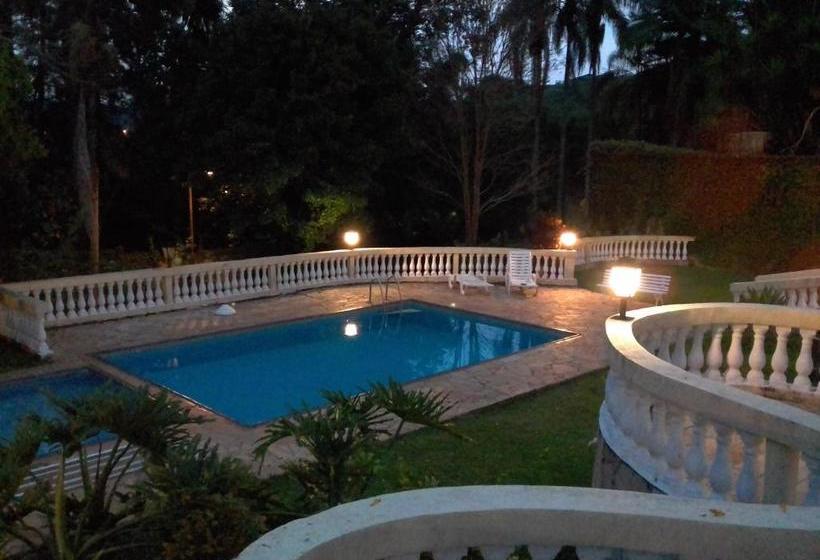 Hostel Pousada Casa Amarela