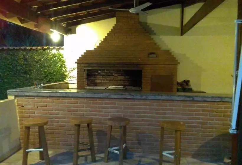 ユースホステル Pousada Casa Amarela