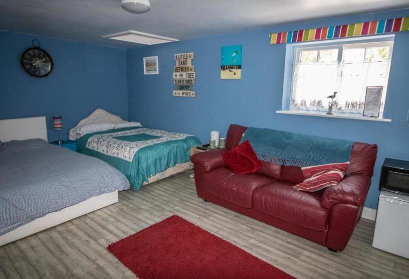 فندق صغير The Cabin Saracens Head