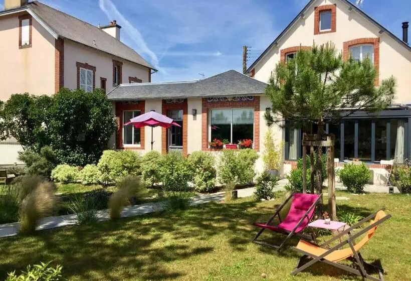 Aamiaismajoitus (B&B) La Cotentine Maison D Hôtes